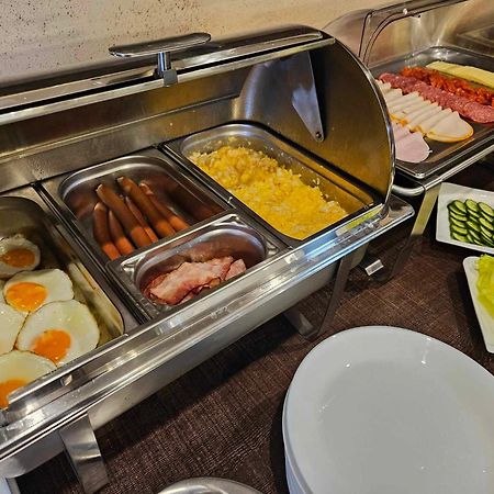 Grand Hotel Senica, Garni מראה חיצוני תמונה
