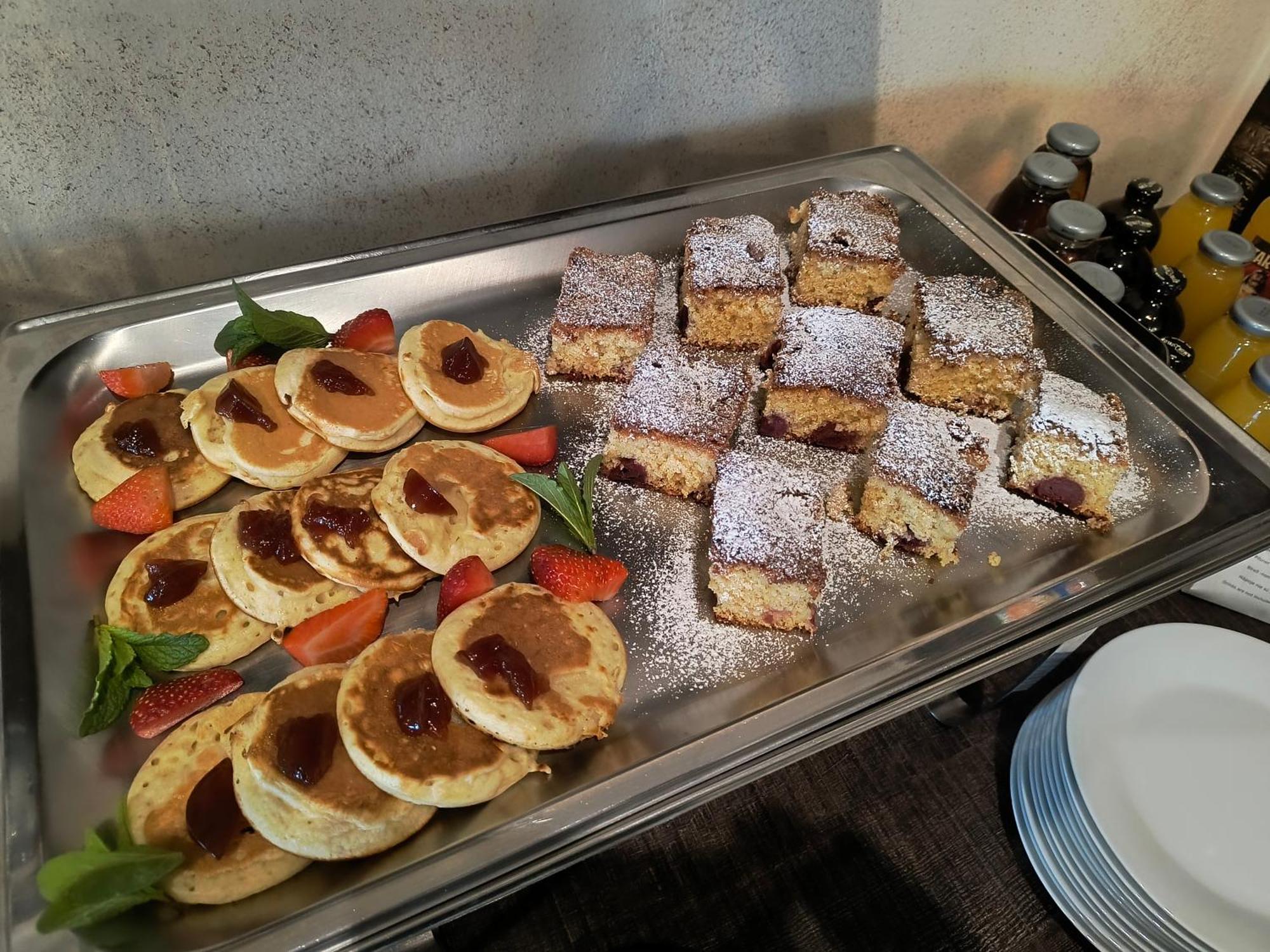 Grand Hotel Senica, Garni מראה חיצוני תמונה