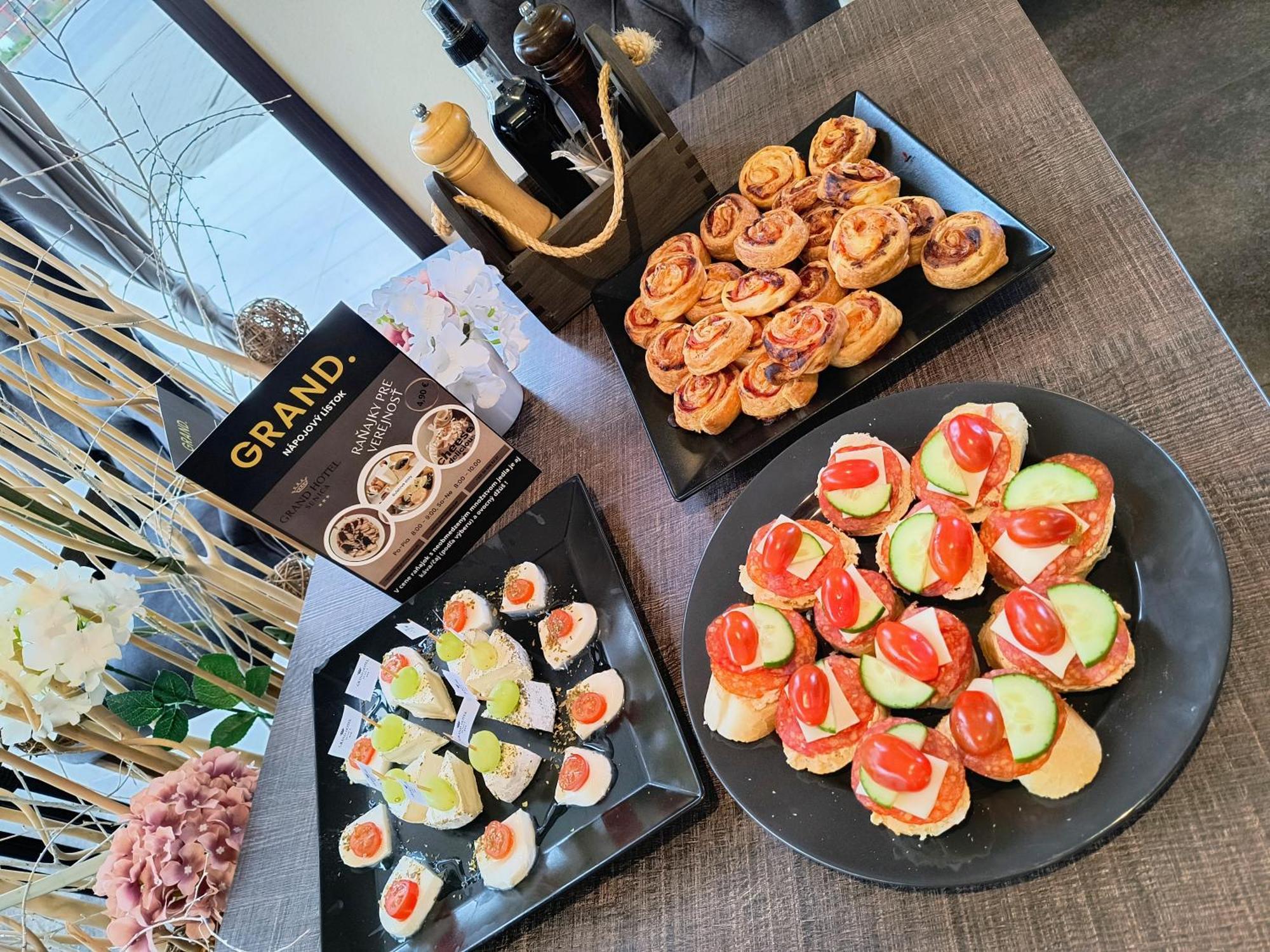 Grand Hotel Senica, Garni מראה חיצוני תמונה