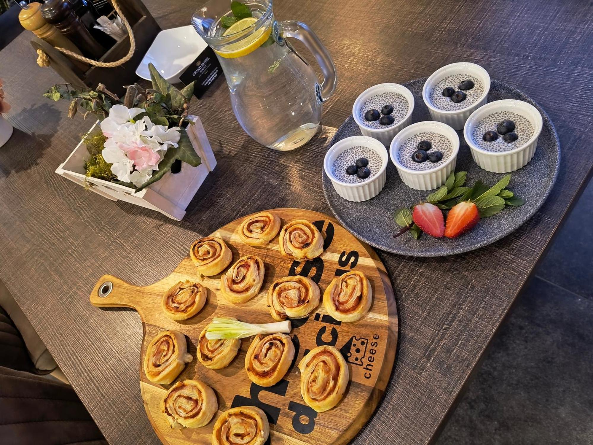 Grand Hotel Senica, Garni מראה חיצוני תמונה