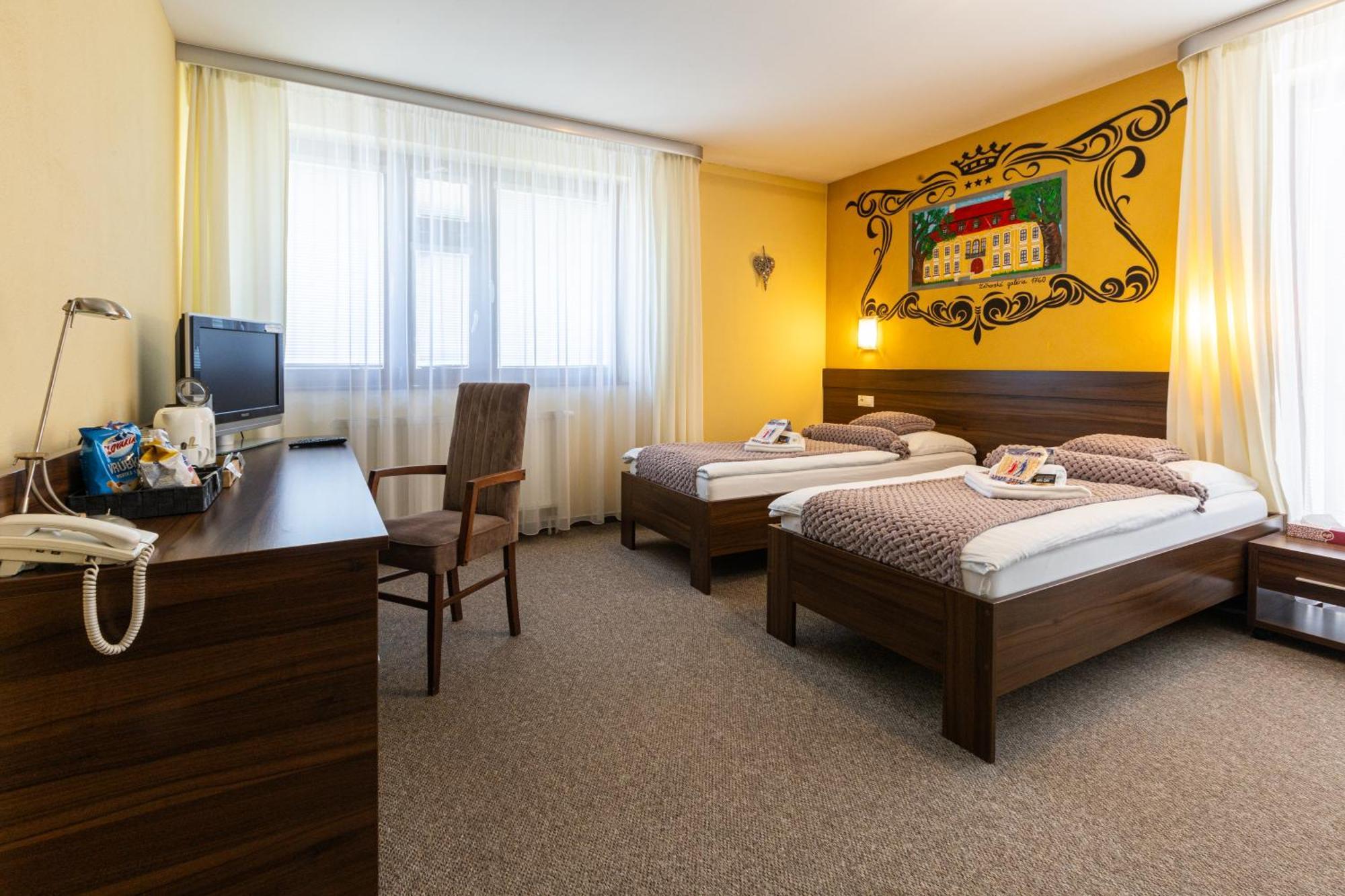 Grand Hotel Senica, Garni מראה חיצוני תמונה