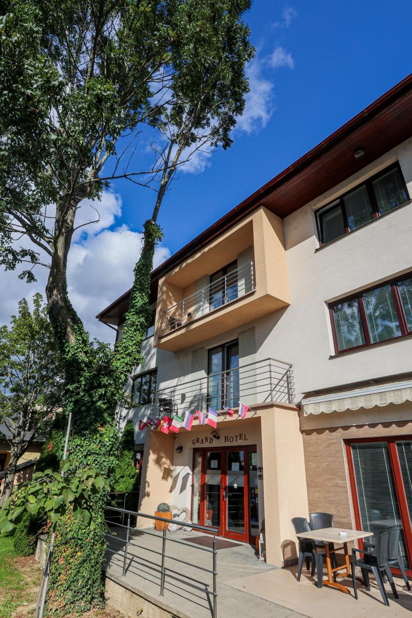 Grand Hotel Senica, Garni מראה חיצוני תמונה