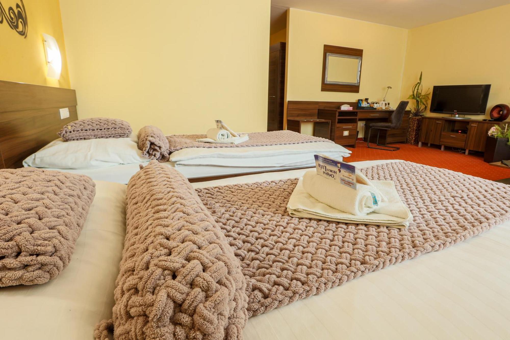 Grand Hotel Senica, Garni מראה חיצוני תמונה