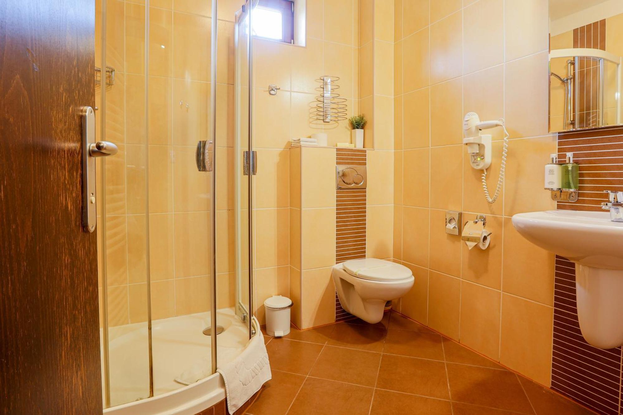 Grand Hotel Senica, Garni מראה חיצוני תמונה
