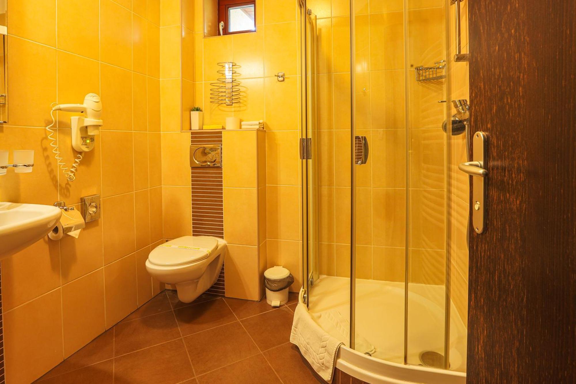 Grand Hotel Senica, Garni מראה חיצוני תמונה