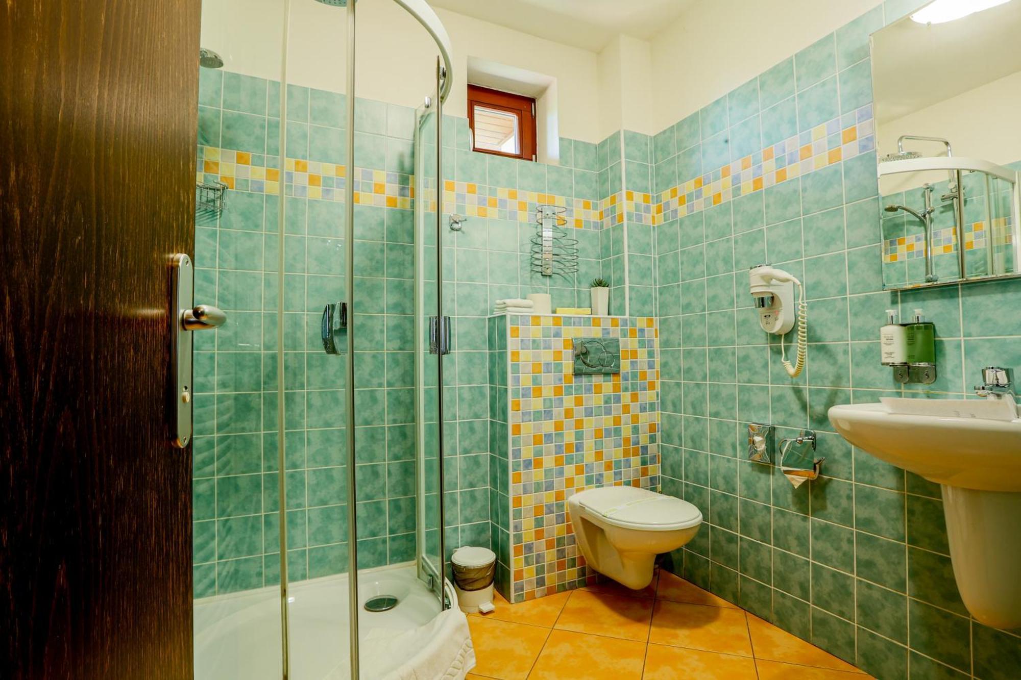 Grand Hotel Senica, Garni מראה חיצוני תמונה