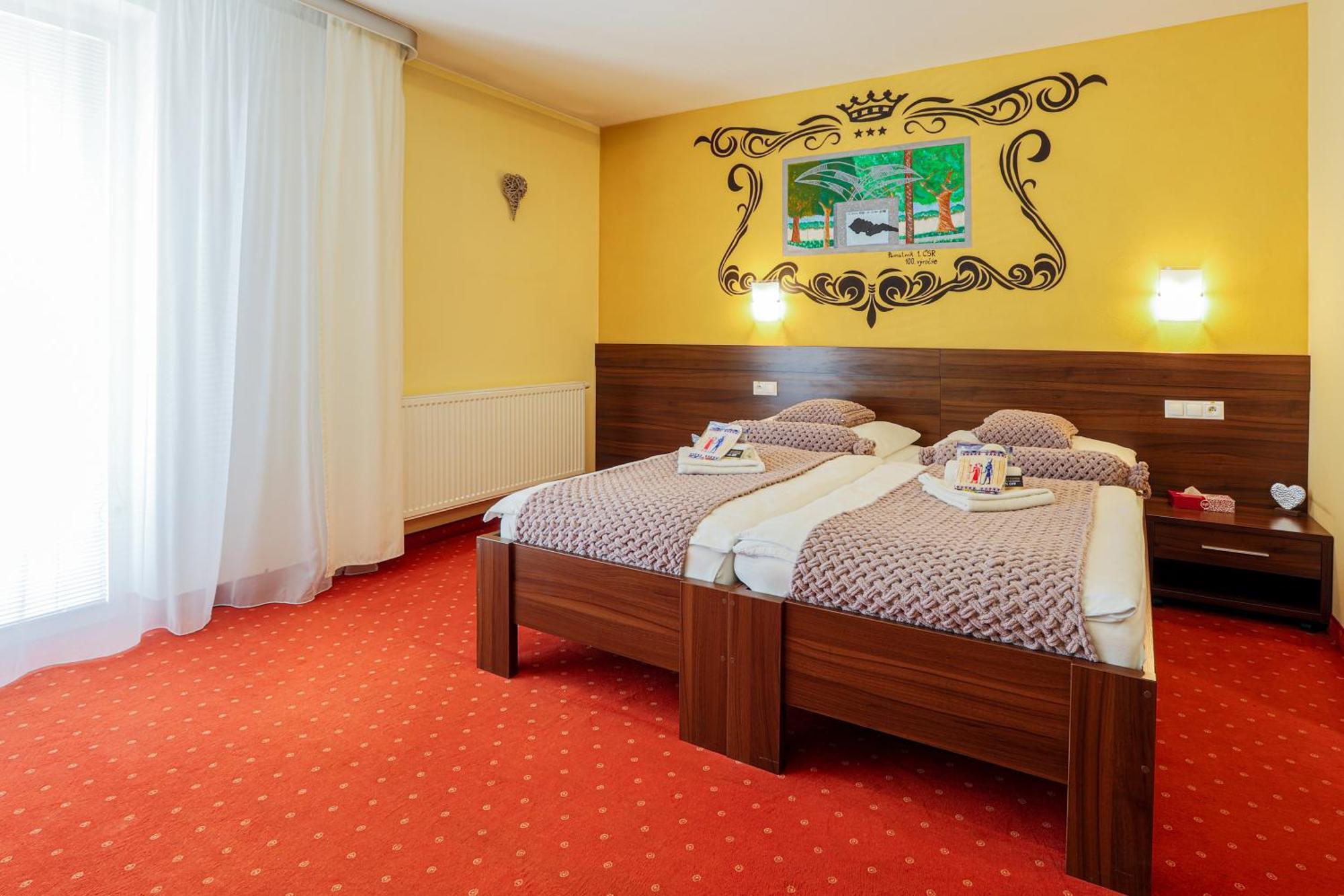 Grand Hotel Senica, Garni מראה חיצוני תמונה